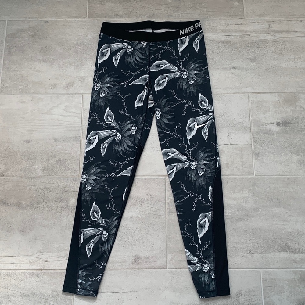 Nike Pro Dri-fit Floral Leggings